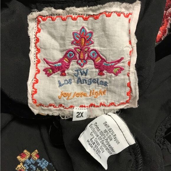 Johnny Was JWLA Velvet Floral Embroidered Short Sleeve Flowy Boho Blouse Top 2X - Picture 12 of 12